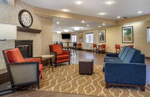 Paw Paw Hotel | Comfort Inn & Suites
