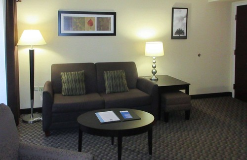 O'Hara Township Hotel | Comfort Inn & Suites