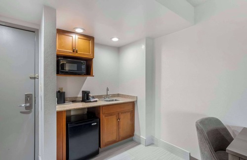 Voorhees Hotel | Comfort Inn & Suites Voorhees/Mt. Laurel