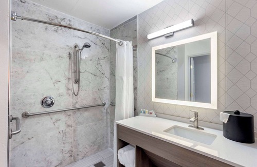 Voorhees Hotel | Comfort Inn & Suites Voorhees/Mt. Laurel