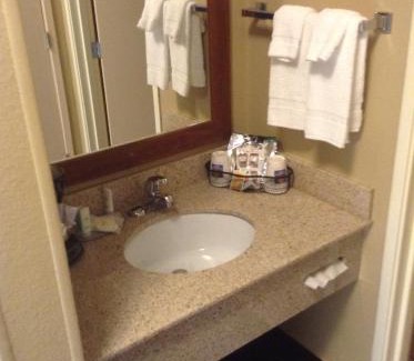 Waterloo Hotel | Comfort Inn & Suites Waterloo - Cedar Falls