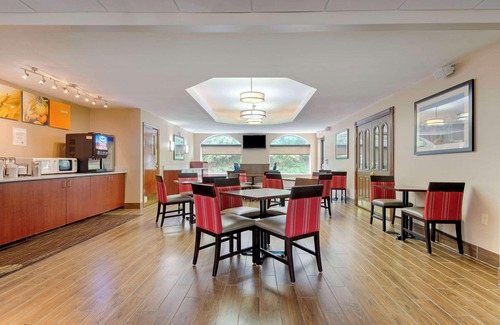 Wilkes-Barre Hotel | Comfort Inn & Suites Wilkes Barre - Arena