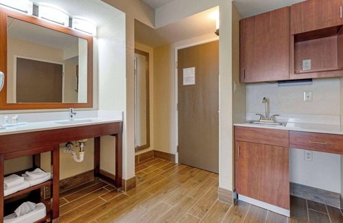 Wilkes-Barre Hotel | Comfort Inn & Suites Wilkes Barre - Arena