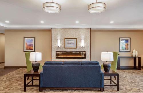 Ridgeway Hotel | Comfort Inn & Suites Winchester