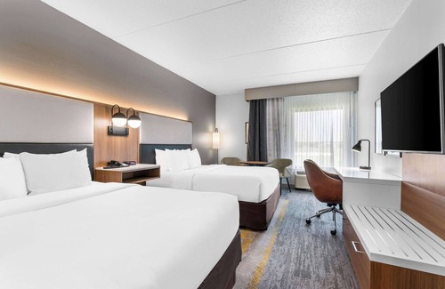 York Hotel | Comfort Inn & Suites York North