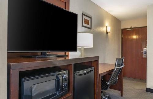 Amherst Hotel | Comfort Inn University