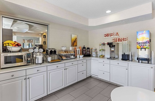 Painesville Hotel | Comfort Inn