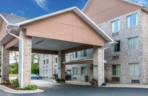 Whitehall Hotel | Comfort Inn Whitehall near Michigan's Adventure