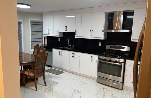 Whitby House | Comfort King - 4 Bedroom House