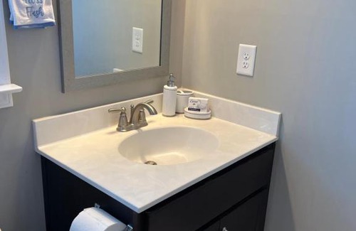 Cumming House | Comfort Living-Parking @Cumming