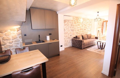 Donje Polje Apartment | Comfort modern apartment in center Cetinje