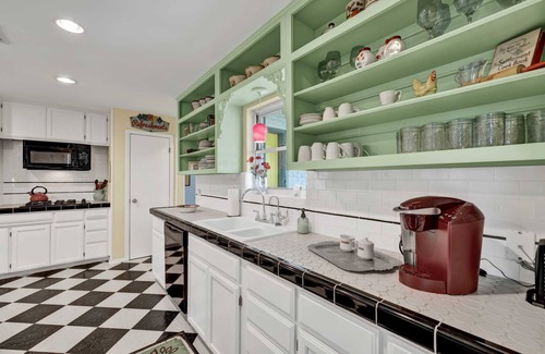 Comfort House | Comfort Ranch Near Wineries & River|Fire Pit