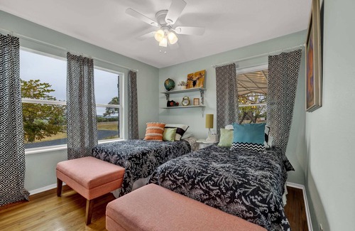 Comfort House | Comfort Ranch Near Wineries & River|Fire Pit