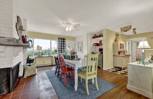 Comfort House | Comfort Ranch Near Wineries & River|Fire Pit