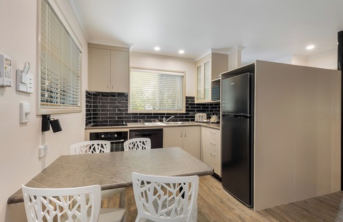 Blacks Beach Hotel | Comfort Resort Blue Pacific
