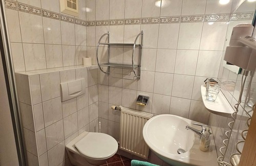 Goeriach Bed & Breakfast | Comfort Room Sunflower - Gasthof Lacknerhof