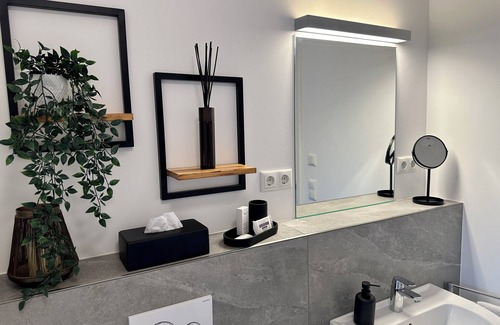 Osterath Bed & Breakfast | Comfort room with gym, near DUS airport & trade fair center