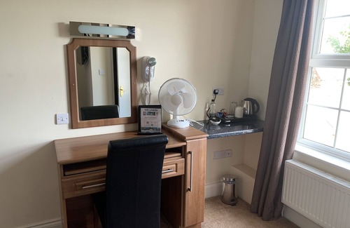 Retford House | Comfort Single Ensuite at The Lawns Guest House