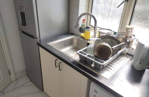 Highams Park House | Comfort Spacious Double Room in Chingford, London Room 2