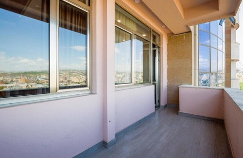 Kentron Apartment | Comfort Stay near Dalma mall,172/3