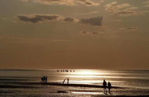 Cuxhaven Apartment | Comfort Steps from the North Sea
