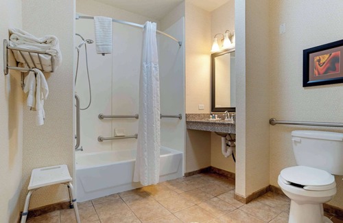 Alexandria Hotel | Comfort Suites Alexandria