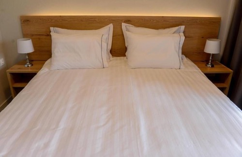 Larissa Bed & Breakfast | Comfort Suites and Rooms