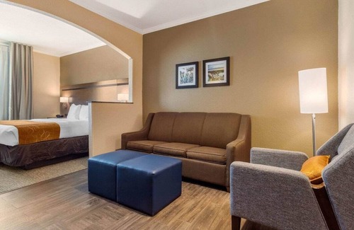 Baytown Hotel | Comfort Suites Baytown I - 10
