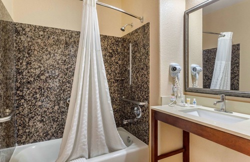 Baytown Hotel | Comfort Suites Baytown I - 10