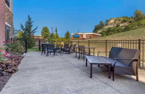 Bridgeport Hotel | Comfort Suites Bridgeport - Clarksburg