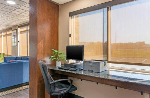 Brunswick Hotel | Comfort Suites Brunswick