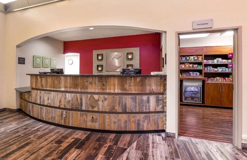 Burlington Hotel | Comfort Suites Burlington