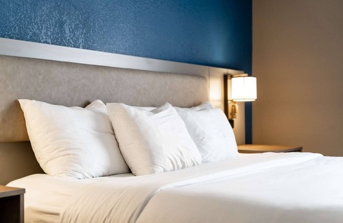 Dentsville Hotel | Comfort Suites Columbia Northeast - Fort Jackson
