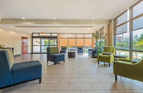 Dentsville Hotel | Comfort Suites Columbia Northeast - Fort Jackson