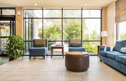 Dentsville Hotel | Comfort Suites Columbia Northeast - Fort Jackson