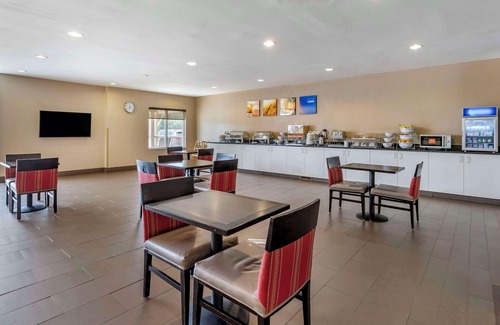 Coralville Hotel | Comfort Suites Coralville I-80