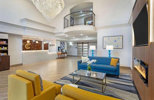 East Brunswick Hotel | Comfort Suites East Brunswick - South River