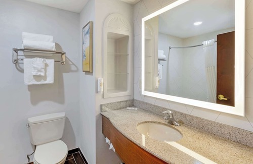 East Brunswick Hotel | Comfort Suites East Brunswick - South River