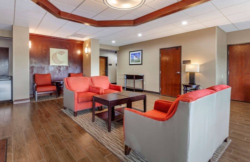 Escanaba Hotel | Comfort Suites Escanaba