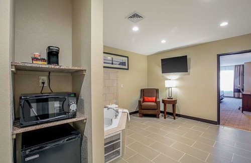 Fishkill Hotel | Comfort Suites Fishkill near Interstate 84