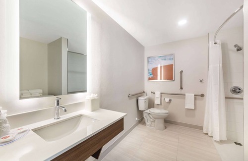 Fort Myers Hotel | Comfort Suites Fort Myers East I-75