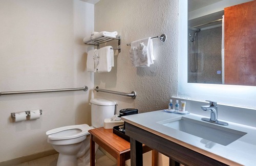 Fort Pierce Hotel | Comfort Suites Fort Pierce I-95