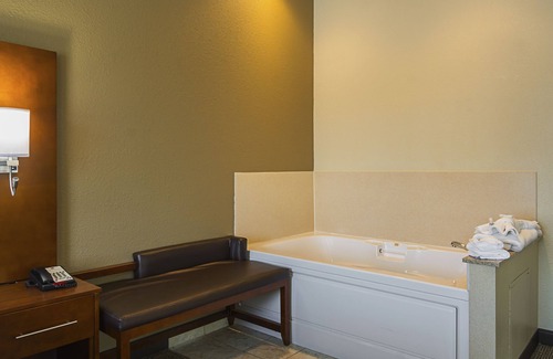 Grayslake Hotel | Comfort Suites Grayslake near Libertyville North