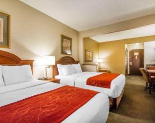 Howard Hotel | Comfort Suites Green Bay West