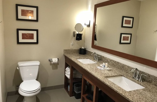 Hartville Hotel | Comfort Suites Hartville - North Canton