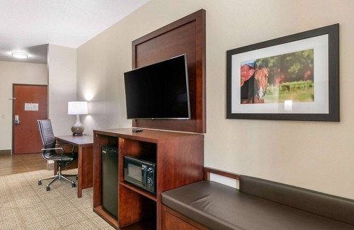 Hopkinsville Hotel | Comfort Suites Hopkinsville near Fort Campbell