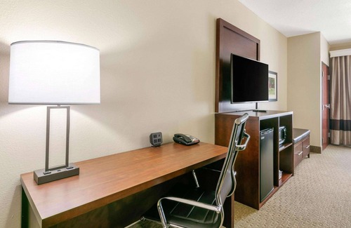 Hopkinsville Hotel | Comfort Suites Hopkinsville near Fort Campbell