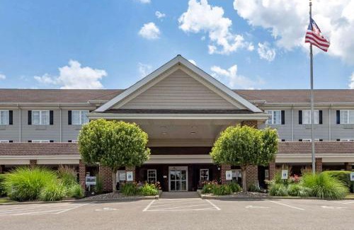 Berlin Hotel | Comfort Suites Hotel and Conference Center