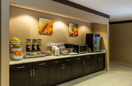 Barker Hotel | Comfort Suites Houston West at Clay Road