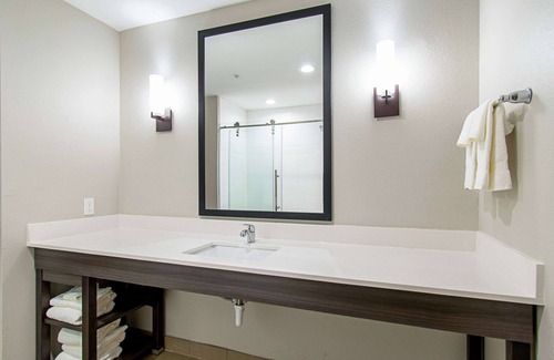 Humble Hotel | Comfort Suites Humble Houston IAH
